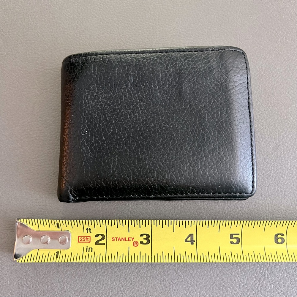 Clark’s leather bifold men’s wallet